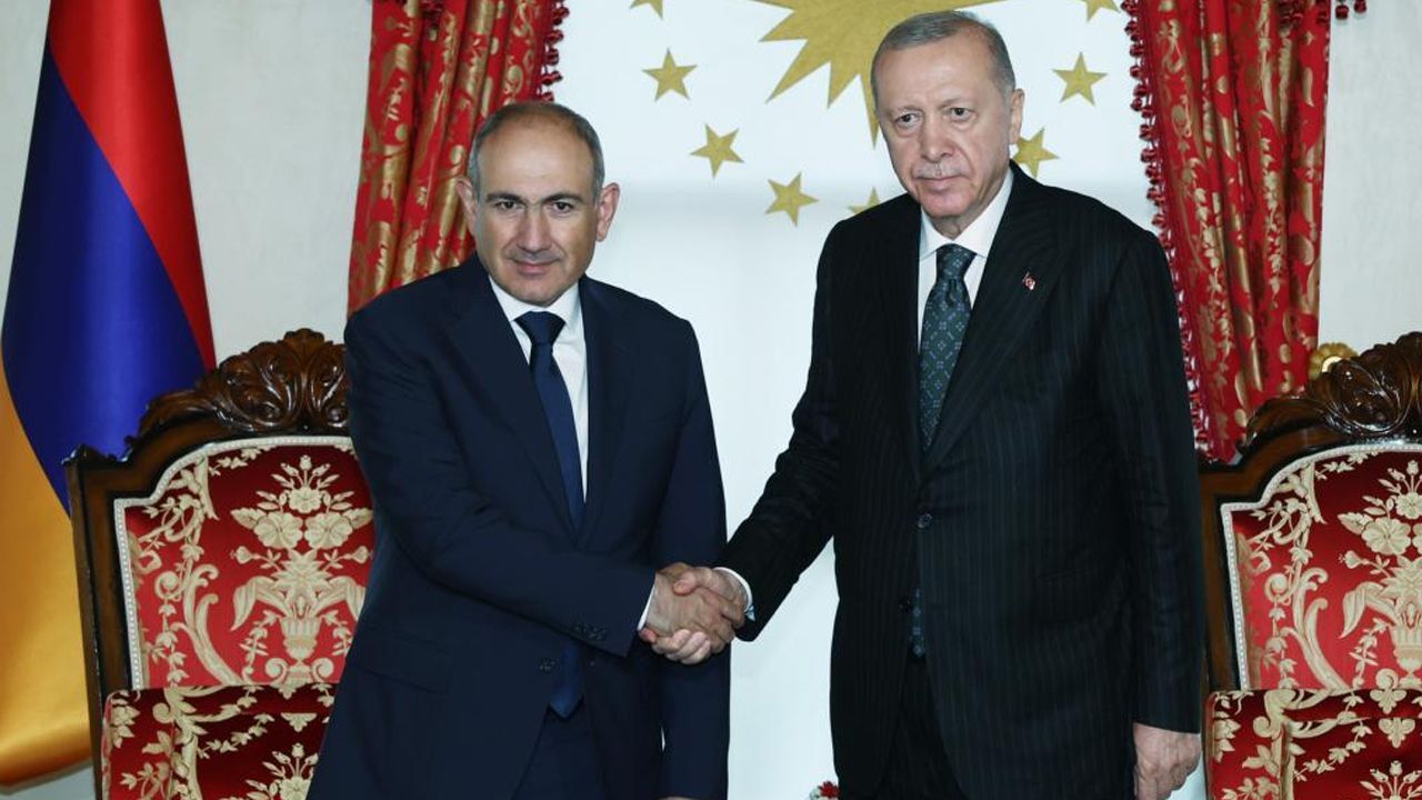 Cumhurbaşkanı Erdoğan ile hangi konuları görüştü? Paşinyan tek tek açıkladı Cumhurbaşkanı Erdoğan ile hangi konuları görüştü? Paşinyan tek tek açıkladı