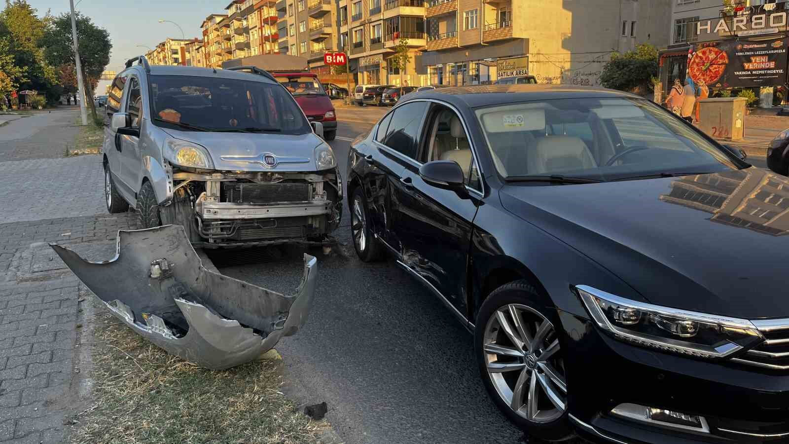 Eski Belediye Başkanı Ahmet Arpacıoğlu trafik kazası geçirdi - 1. Resim