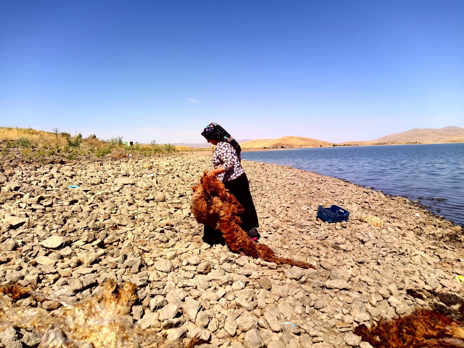 Evlenecek çiftler için yapıyorlar... Evlerindeki suyu değil barajı kullanıyorlar - 2. Resim