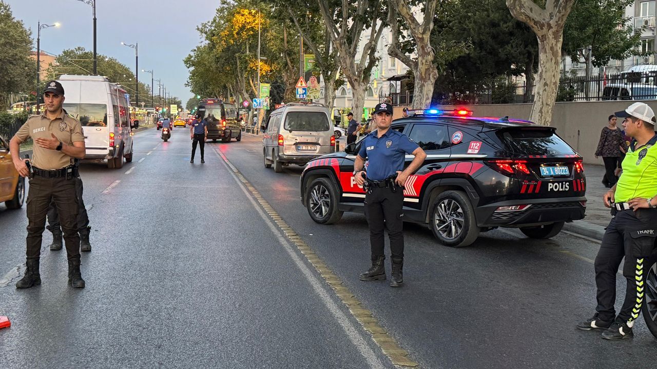 İstanbul'da huzur operasyonu: Polis tüm noktalarda sahadaydı İstanbul'da huzur operasyonu: Polis tüm noktalarda sahadaydı