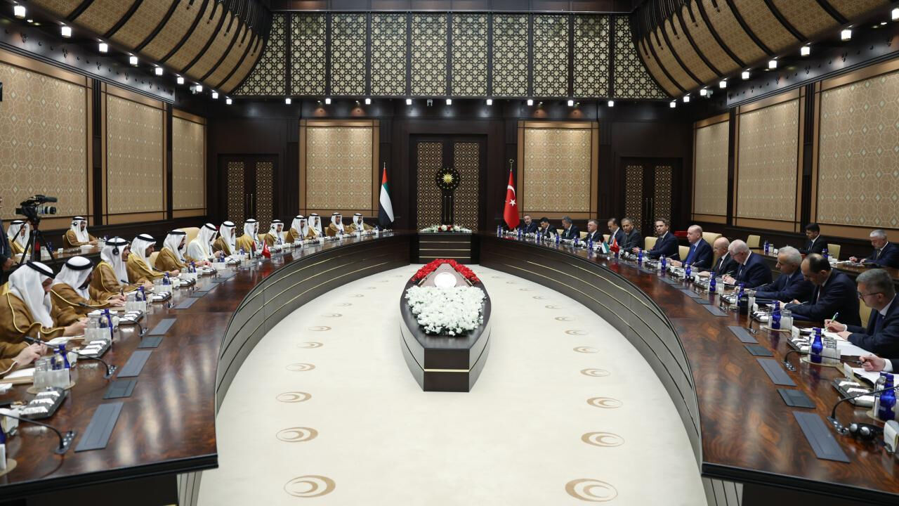 K&ouml;rfez &uuml;lkesi BAE ile T&uuml;rkiye arasında 7 anlaşma imzalandı! Hedef 40 milyar dolar ticaret hacmi - 1. Resim