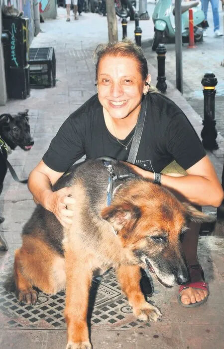 Münir Özkul’un kızı Güner Özkul babasının evinin satıldığını açıkladı! Sebebi ise herkesi üzdü - 2. Resim