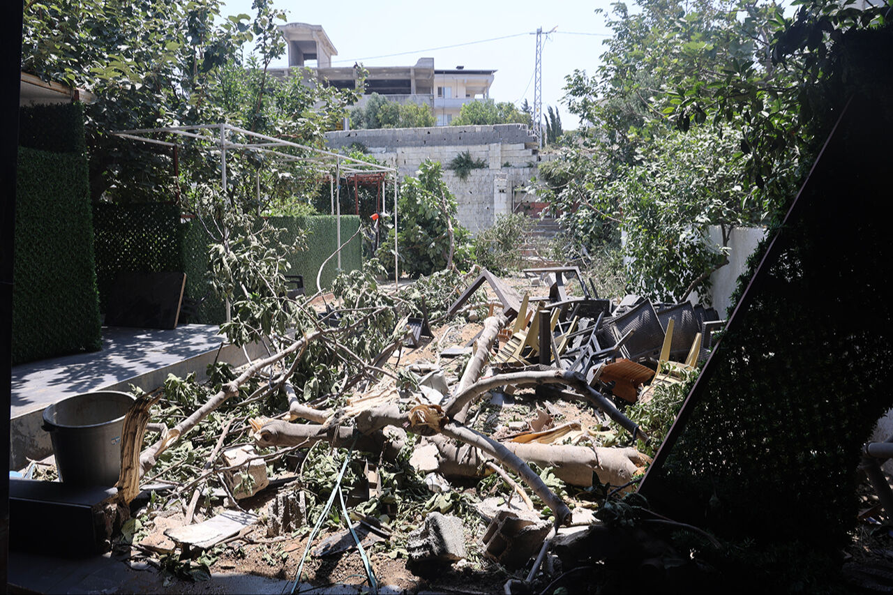 Müşteriler neye uğradığını şaşırdı! Kamyon uçarak restorana girdi, o anlar kameraya yansıdı - 5. Resim