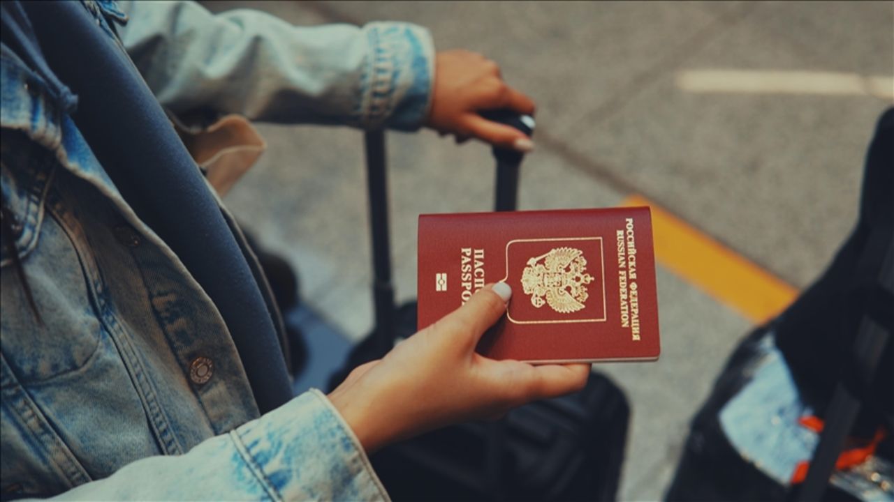 Schengen vizesi hem hayalleri hem cepleri yaktı: Harcanan para dudak uçuklattı