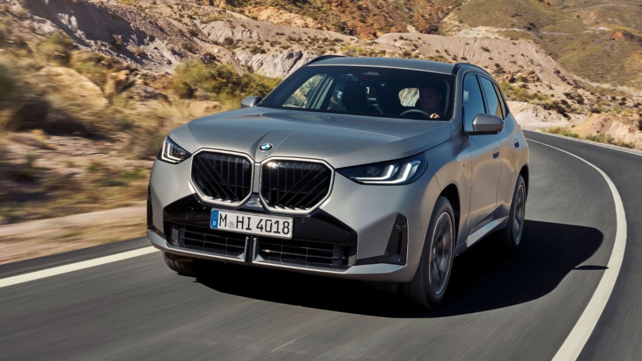 Türkiye’ye özel motorla geldi: Yeni BMW X3 vitrine çıktı!