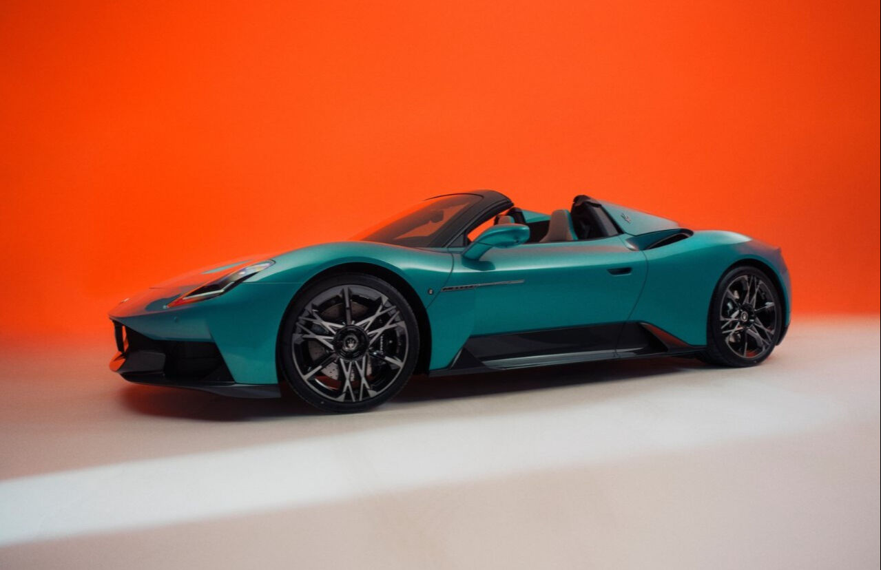 621 Beygirlik İtalyan canavarı: Maserati MCPura - 1. Resim