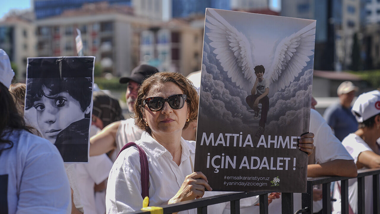 Ahmet Minguzzi'nin avukatı Rezan Epözdemir çılgına döndü!