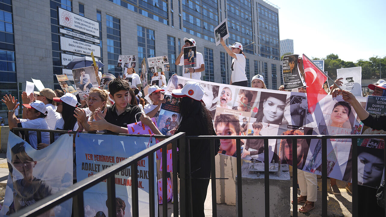 Ahmet Minguzzi'nin avukatı Rezan Epözdemir çılgına döndü!