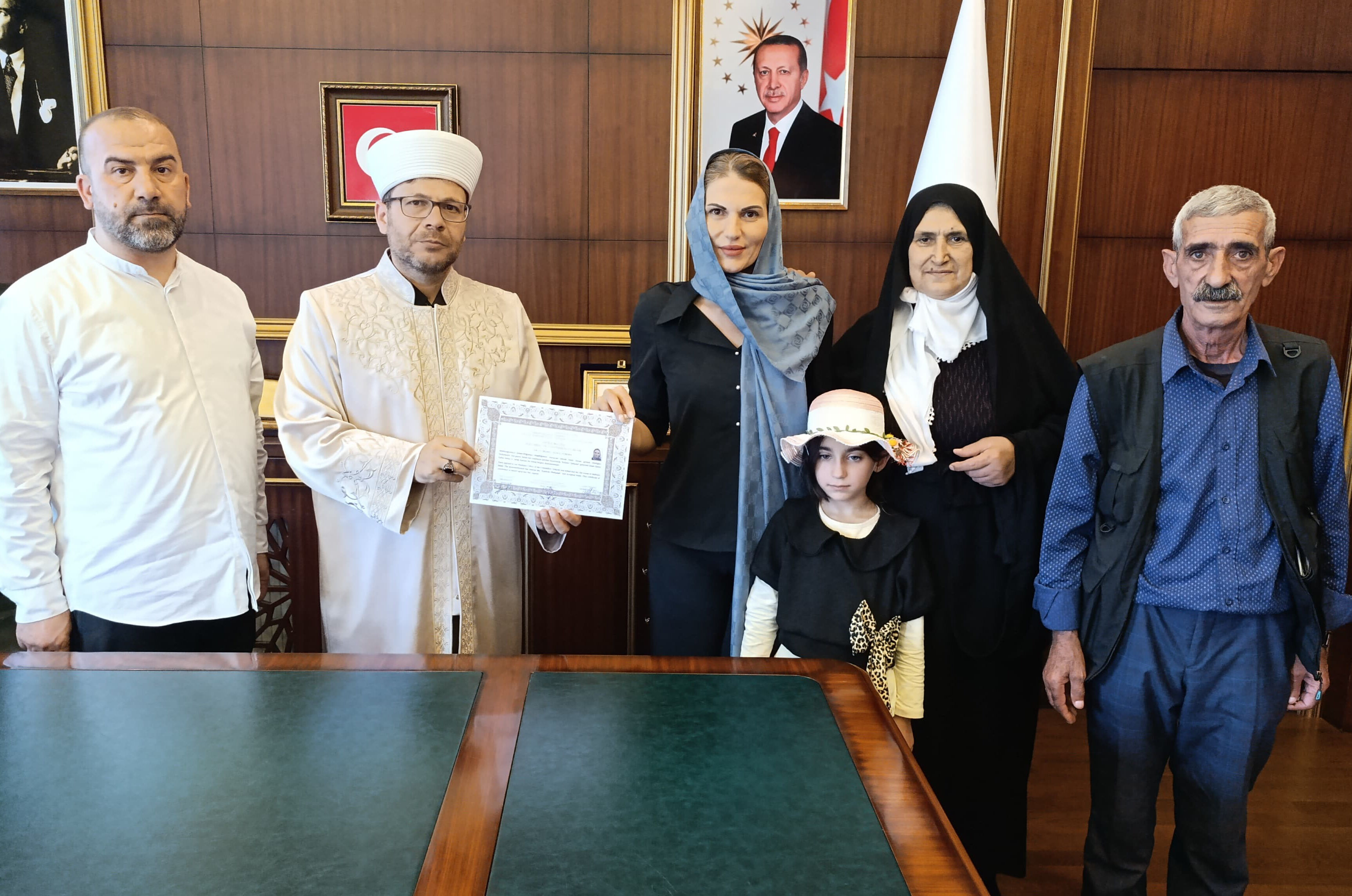 Almanya'dan geldi, Bingöl'de hayatı değişti! İslamiyet'i araştırdı Müslümanlığı seçti - 1. Resim