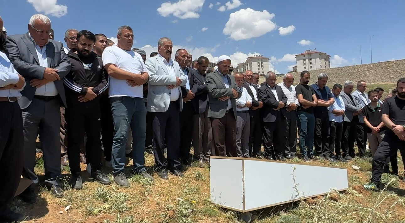 Arda Edeoğlu kimdir, neden &ouml;ld&uuml;r&uuml;ld&uuml;? - 1. Resim