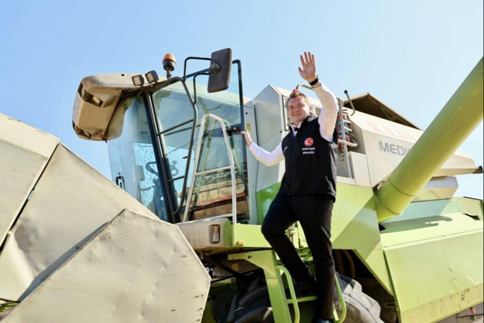 Belediye arazisinde hasat bitti! Hem &ccedil;ift&ccedil;iye hem de ihtiya&ccedil; sahibine verilecek - 4. Resim