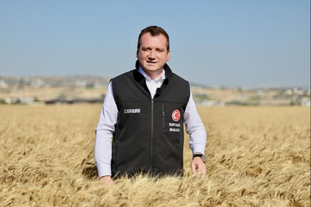 Belediye arazisinde hasat bitti! Hem &ccedil;ift&ccedil;iye hem de ihtiya&ccedil; sahibine verilecek - 1. Resim