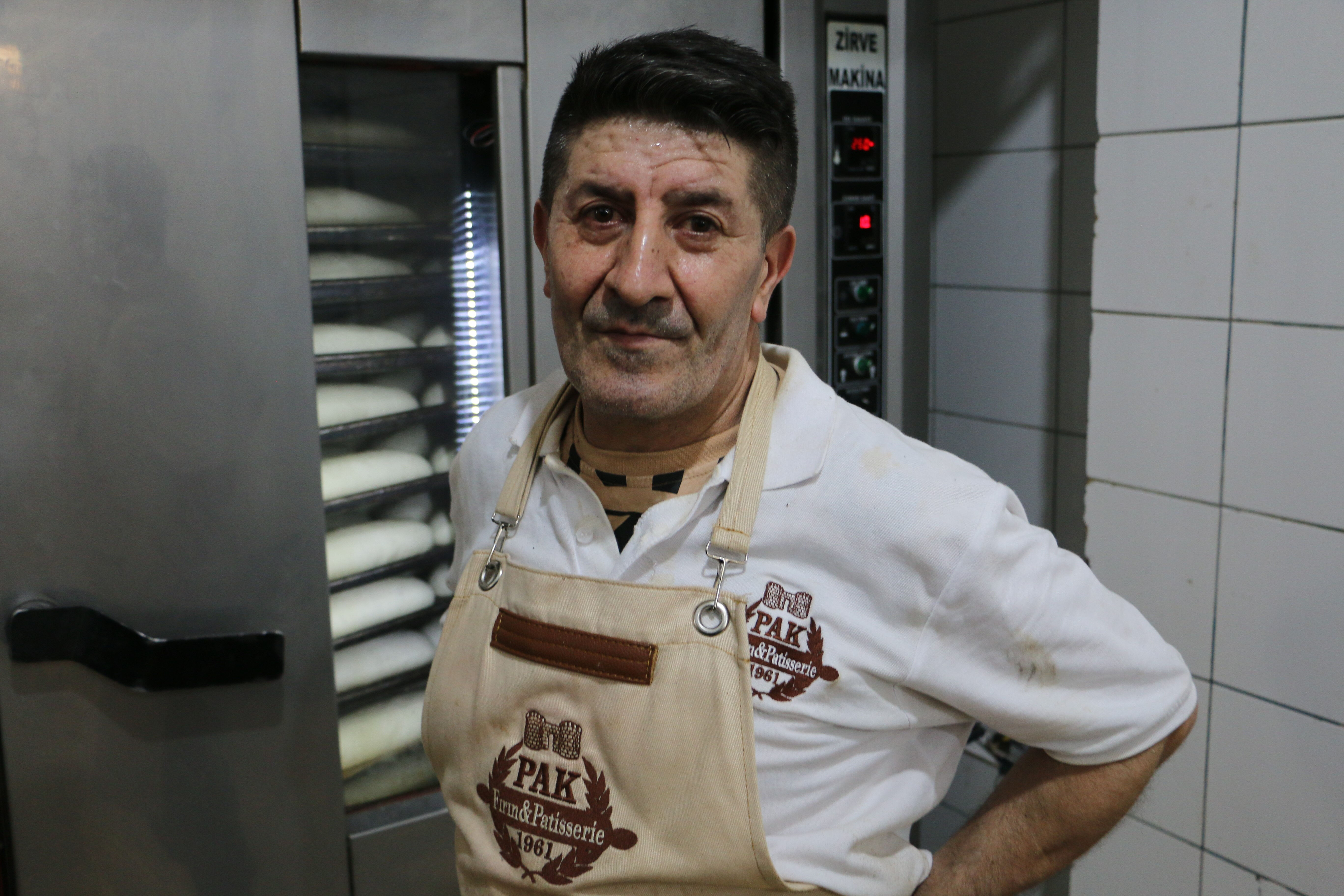 Bu mesleği yapmak yürek ister! Sıcak hava onlara uğramıyor: 20 derece fazla hissediyorlar - 2. Resim