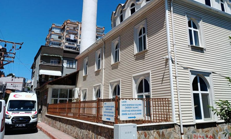 Cemaat uyandıramayınca 112’ye bildirdi, apar topar hastaneye kaldırıldı - 2. Resim