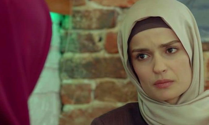 “Emekli oldum, EYT’ye geçtim” demişti… Selin Demiratar hiç yaşlanmamış! - 2. Resim