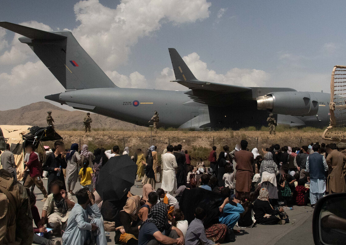 İngiltere’de 7 milyarlık e-posta skandalı! Binlerce Afgan gizlice tahliye edilmiş - 2. Resim