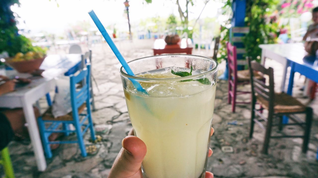 Limonlu serinlik! Limonata güneşin tahribatını azaltıyor Limonlu serinlik! Limonata güneşin tahribatını azaltıyor