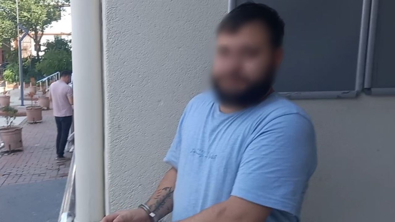 Tutuklanmasını dert edeceğine kameraları dert etti: Hareketli müzikle servis edin! Tutuklanmasını dert edeceğine kameraları dert etti: Hareketli müzikle servis edin!