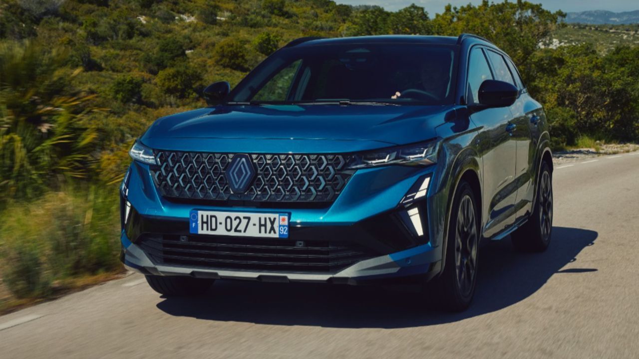 Yeni Renault Austral iddialı bir fiyatla satışa sunuldu Yeni Renault Austral iddialı bir fiyatla satışa sunuldu
