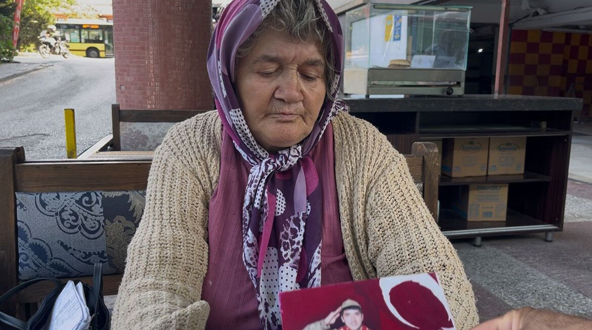 Zihinsel engelli oğlunu sokak sokak arıyor... Bir annenin acı bekleyişi: Her şey pazarda başladı Zihinsel engelli oğlunu sokak sokak arıyor... Bir annenin acı bekleyişi: Her şey pazarda başladı - 1. Resim