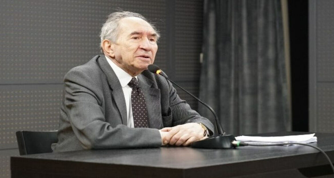 Altan Öymen kaç yaşında, neden entübe edildi? CHP eski Genel Başkanı Altan Öymen'in sağlık durumu merak ediliyor - 1. Resim