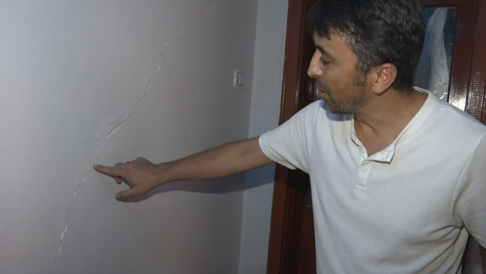Ankara'da korku apartmanı: Her gün duvarlar çatlıyor, zemin milim milim kayıyor!