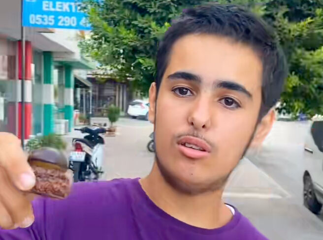 Çello Mustafa öldü mü? Sosyal medya fenomeni Mustafa Anıl Yıldırım'ın hayatını kaybettiği iddia edildi - 2. Resim