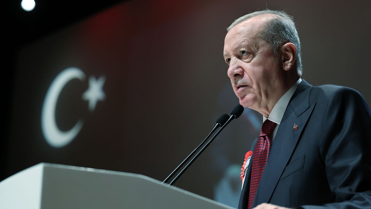 Cumhurbaşkanı Erdoğan dünyadaki yeni denklemlere dikkat çekti: Siper savaşlarının yerini siber savaşlar aldı - Gündem