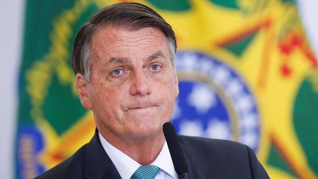 Darbeyle suçlanan eski devlet başkanının evine baskın! Bolsonaro’ya elektronik kelepçe takılacak - 1. Resim