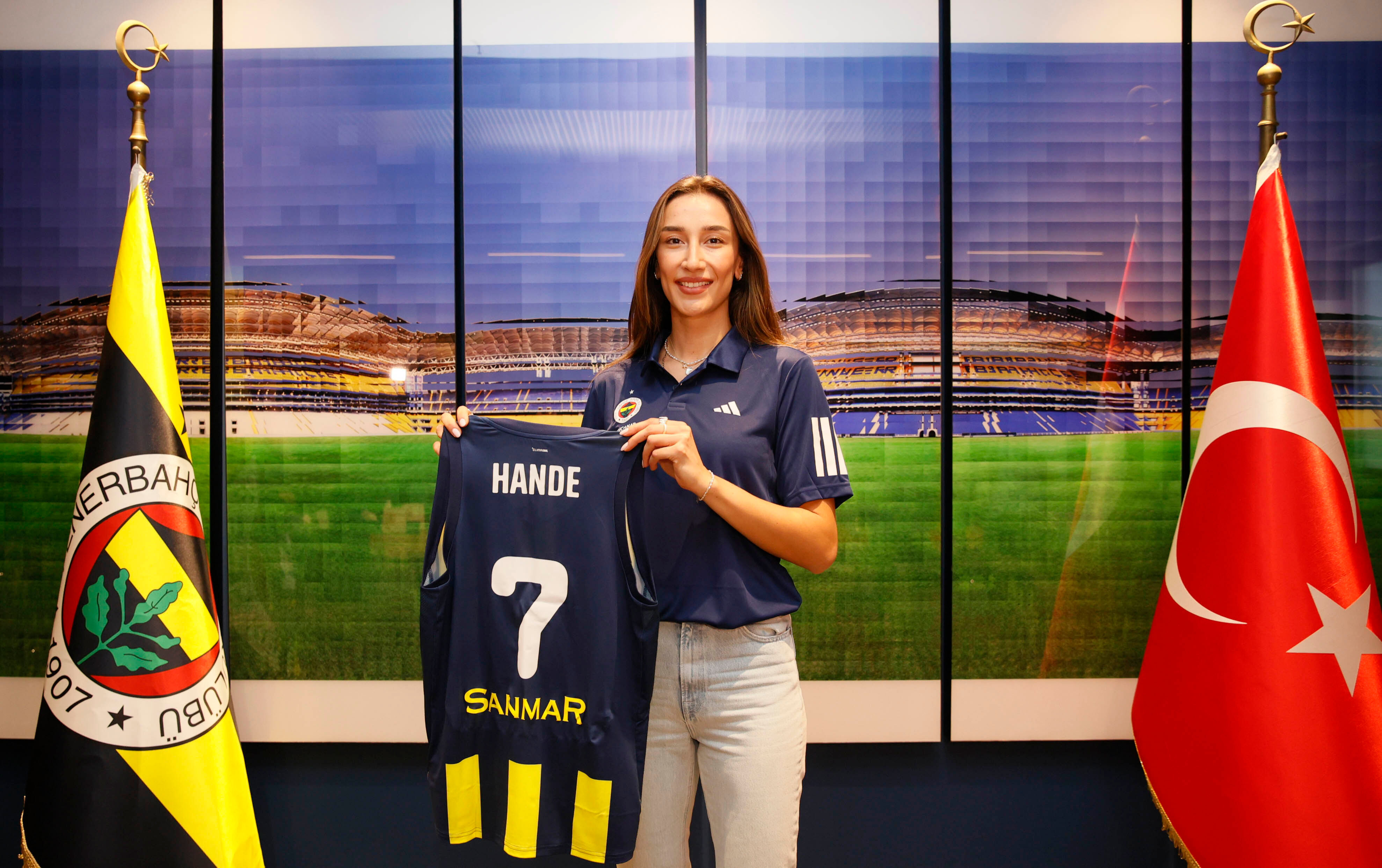 Fenerbahçe Kadın Voleybol Takımı'ndan çifte imza! Hande Baladın ve Helin Kayıkçı resmen açıklandı - 3. Resim