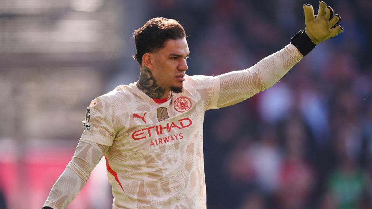 Galatasaray, golcüyle birlikte kaleci transferini bitirmek istiyor! Ederson pazarlığı - 2. Resim