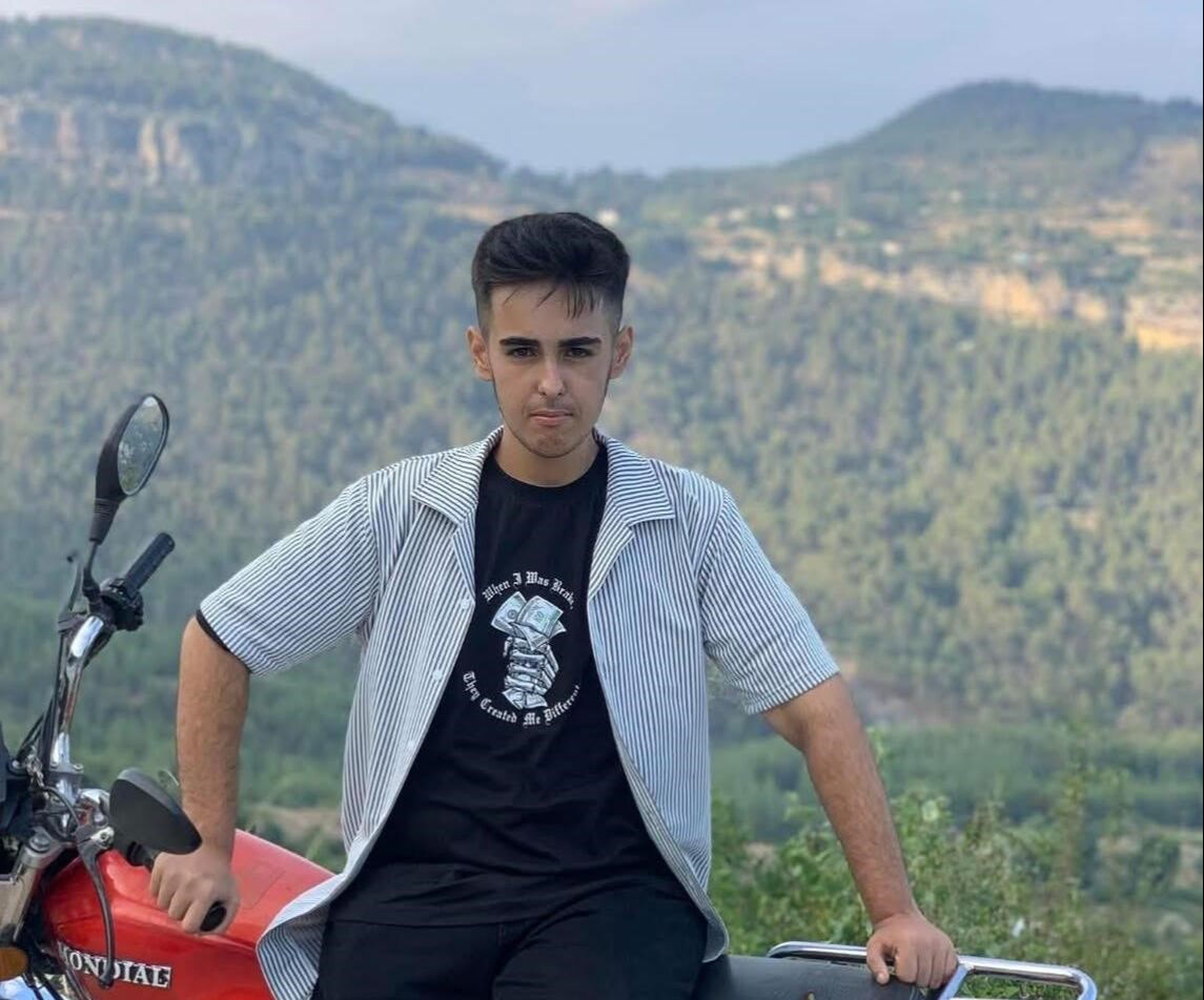 Hayranları yasta! Sosyal medya fenomeni 'Çello Mustafa' hayatını kaybetti - 3. Resim