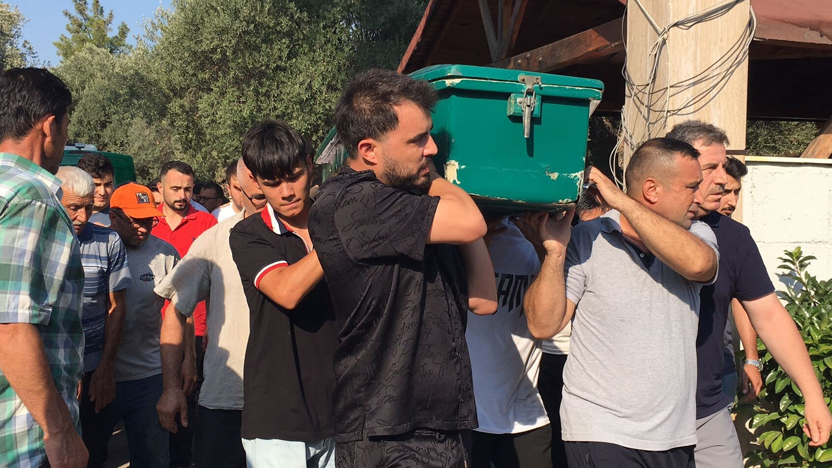 Hayranları yasta! Sosyal medya fenomeni 'Çello Mustafa' hayatını kaybetti - 2. Resim