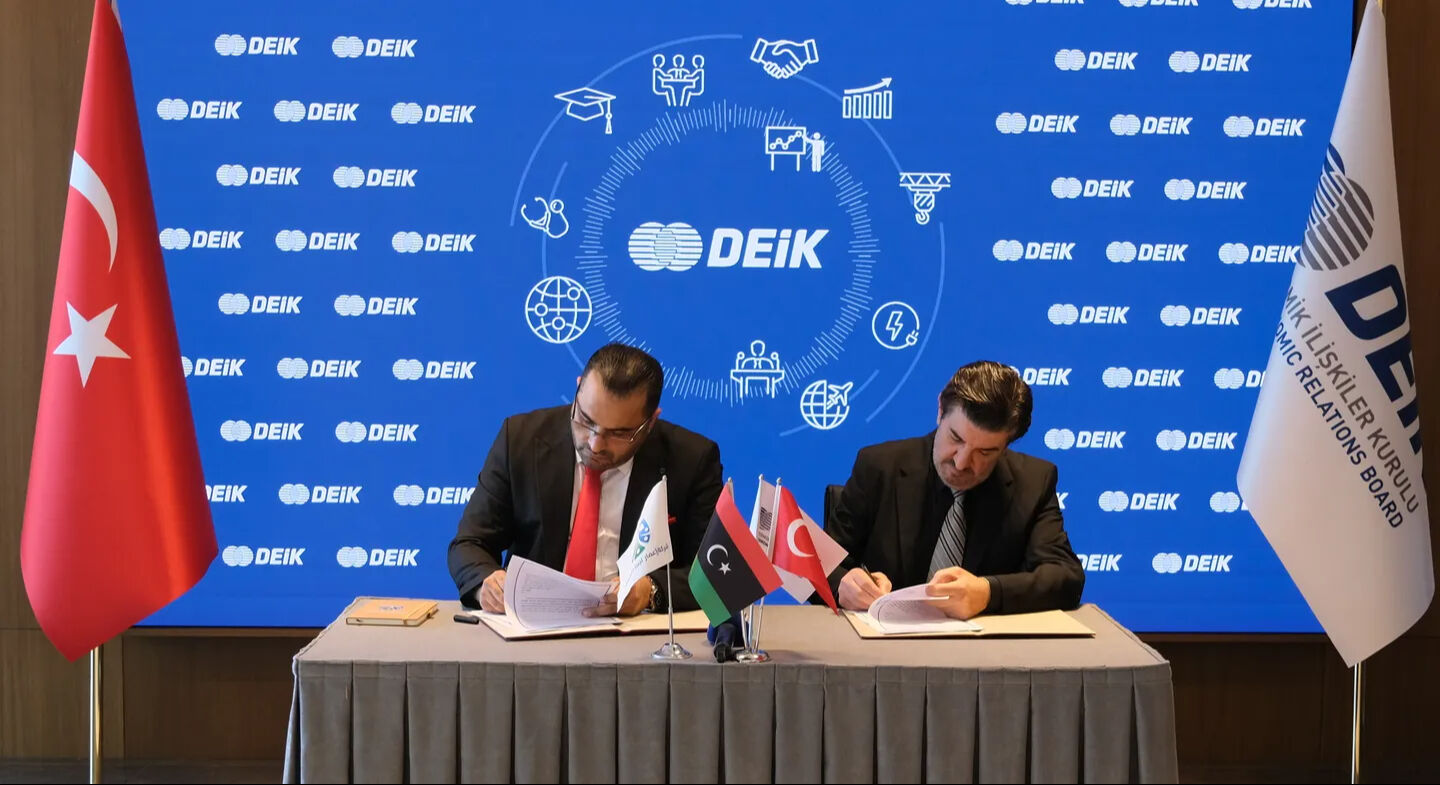 Libya’nın altını Türk şirketlerine açılıyor! 4 milyar dolarlık anlaşma hazır DEİK Türkiye-Libya İş Konseyi Başkanı Murtaza Karanfil ve Emaar Libya Holding CEO’su Fouad Al-Awwam tarafından imzalandı.