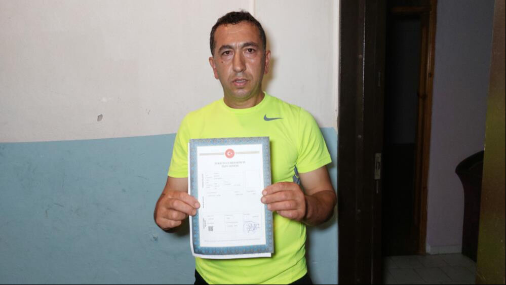 "Tapulu arsam" dediği yolu beton duvarla kapattı! Gören mahalleli şoke oldu "Tapulu arsam" dediği yolu beton duvarla kapattı! Gören mahalleli şoke oldu - 4. Resim