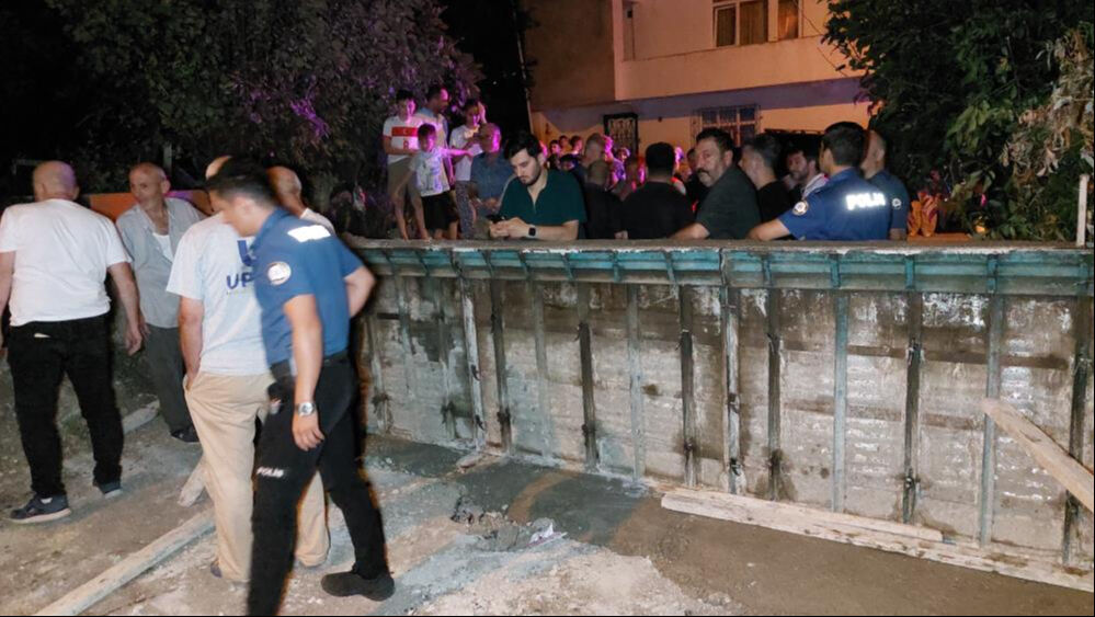 "Tapulu arsam" dediği yolu beton duvarla kapattı! Gören mahalleli şoke oldu "Tapulu arsam" dediği yolu beton duvarla kapattı! Gören mahalleli şoke oldu - 5. Resim