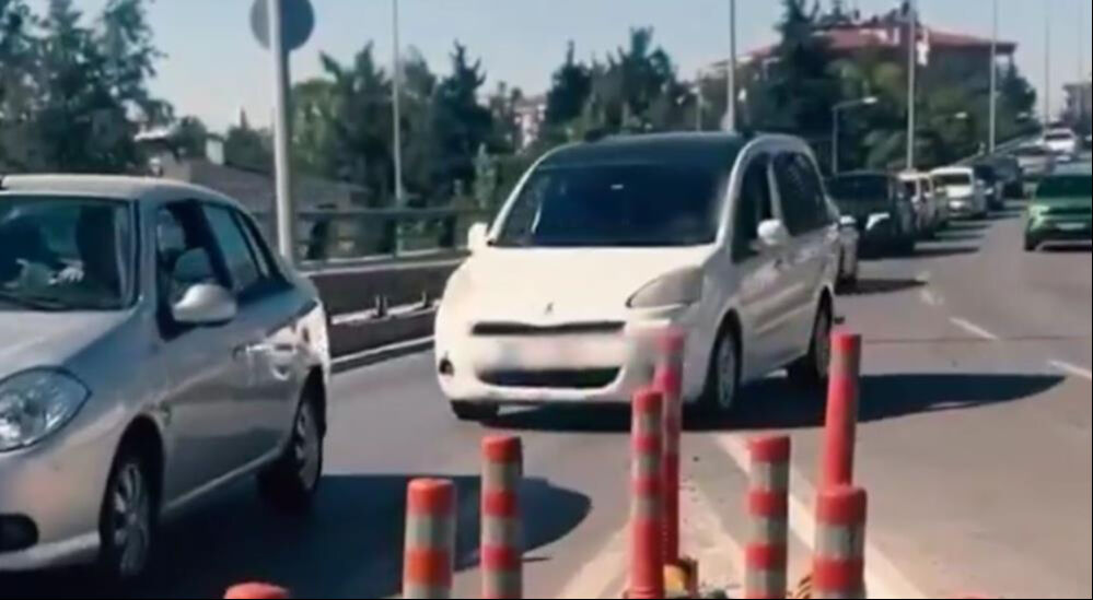 Trafikte 'kaynak' yapanlar yandı! 4 milyon liralık ceza kesildi Trafikte 'kaynak' yapanlar yandı! 4 milyon liralık ceza kesildi - 1. Resim