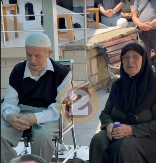 Ünlü oyuncu Mehmet Ali Tuncer'e veda! Cenazede ayakta durmakta zorlandılar Mehmet Ali Tuncer'in anne ve babası