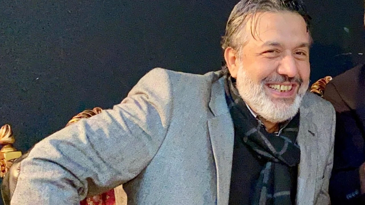 Ünlü oyuncu Mehmet Ali Tuncer'e veda! Cenazede ayakta durmakta zorlandılar - 1. Resim