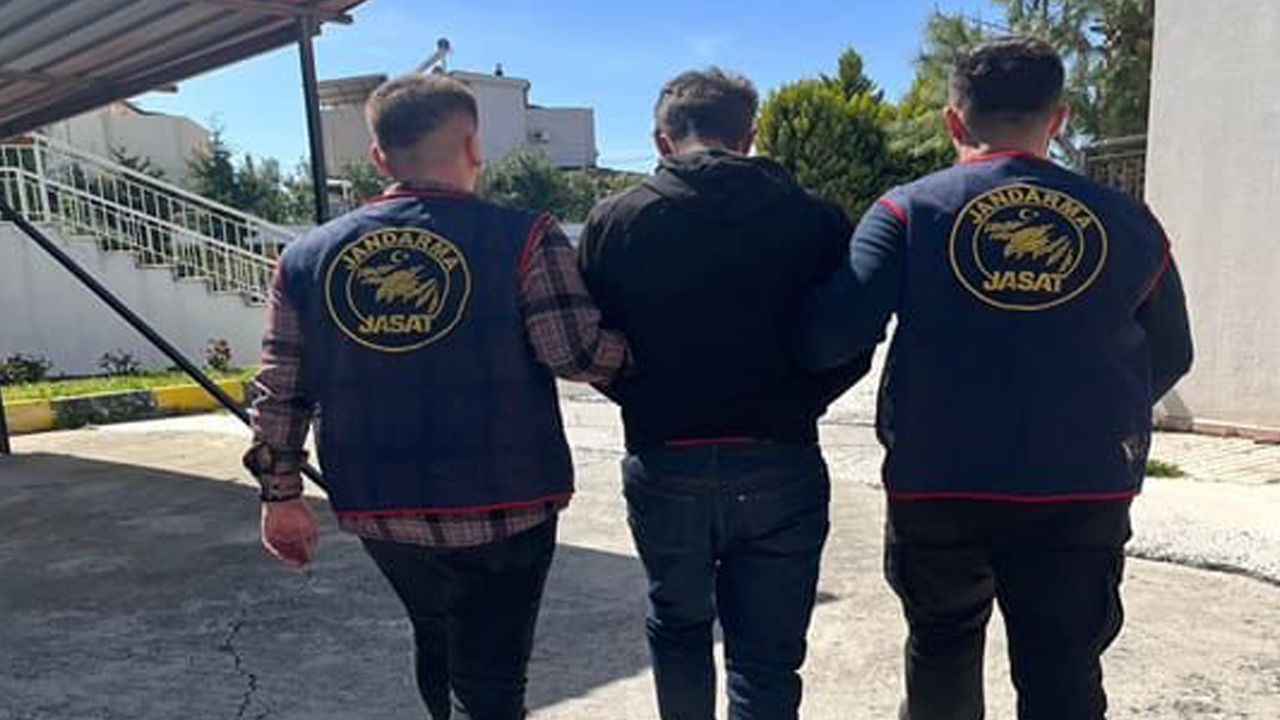 24 yıl hapis cezasıyla aranıyordu! Aydın'da kıskıvrak yakalandı 24 yıl hapis cezasıyla aranıyordu! Aydın'da kıskıvrak yakalandı