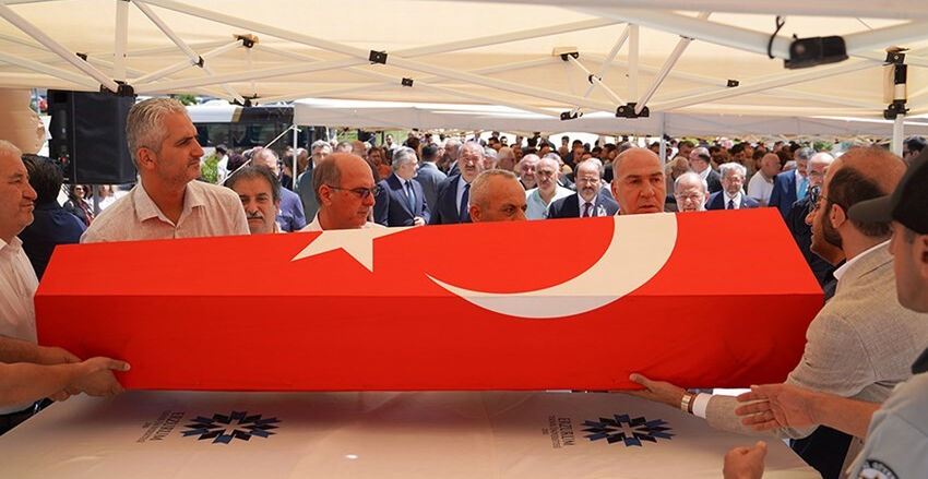 Erzurum'un acı g&uuml;n&uuml;! Rekt&ouml;r Prof. Dr. Muammer Yaylalı son yolculuğuna b&ouml;yle uğurlandı - 2. Resim