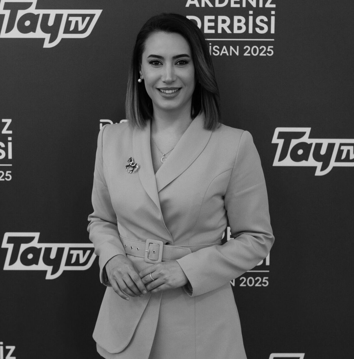 Esen Gök kimdir, neden öldü? Türkiye’nin ilk kadın yarış spikeri evinde ölü bulundu - 1. Resim