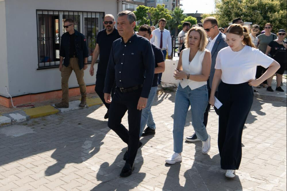 Ferdi Zeyrek'in kızını sınava bizzat götürmüştü! Özgür Özel, Nehir Zeyrek'in YKS sonucunu açıkladı - 3. Resim