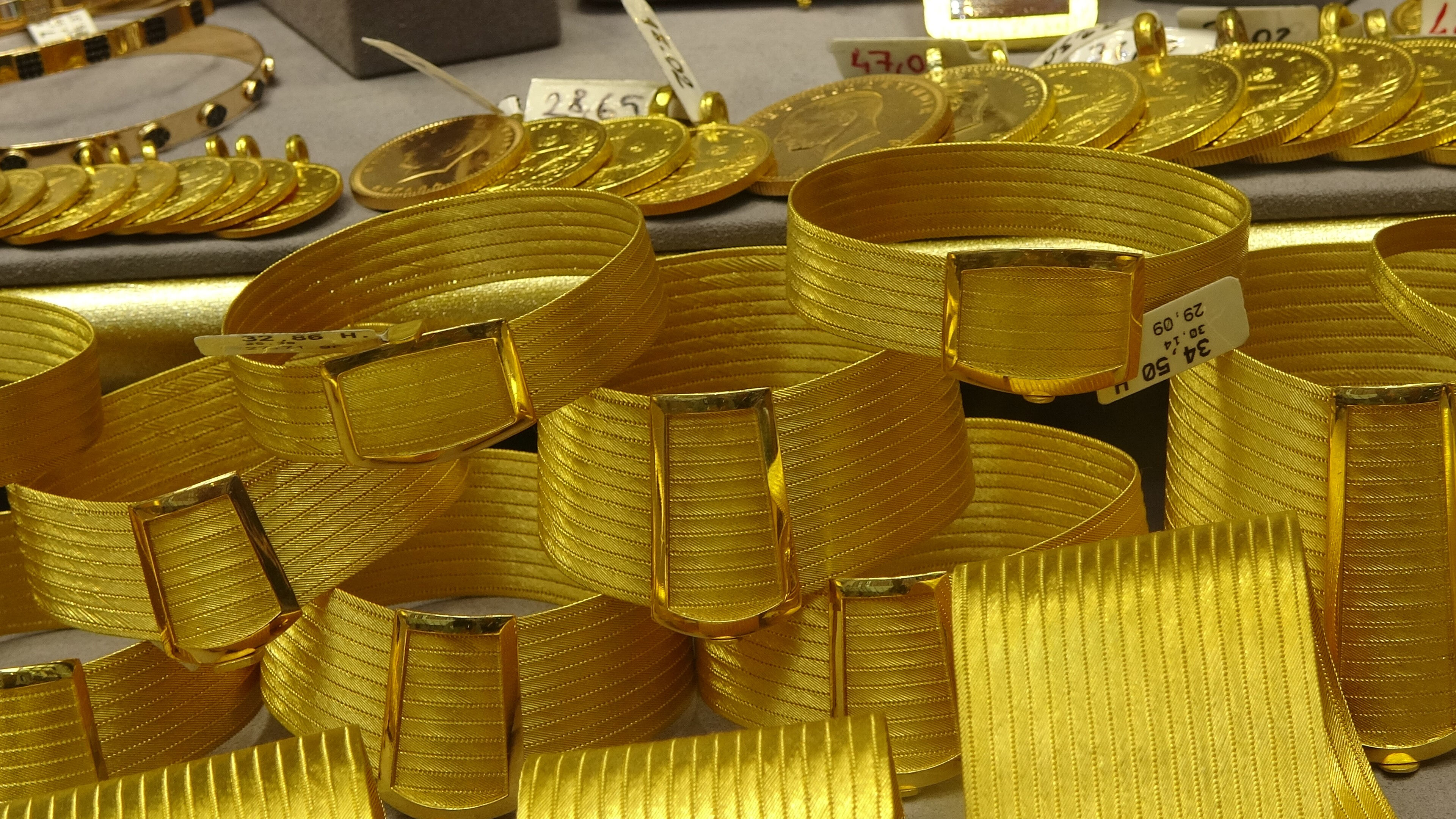 Gram altın coştukça coştu, kuyumcular az bilinen gerçeği açıkladı: Alan değil satan çok! - 1. Resim