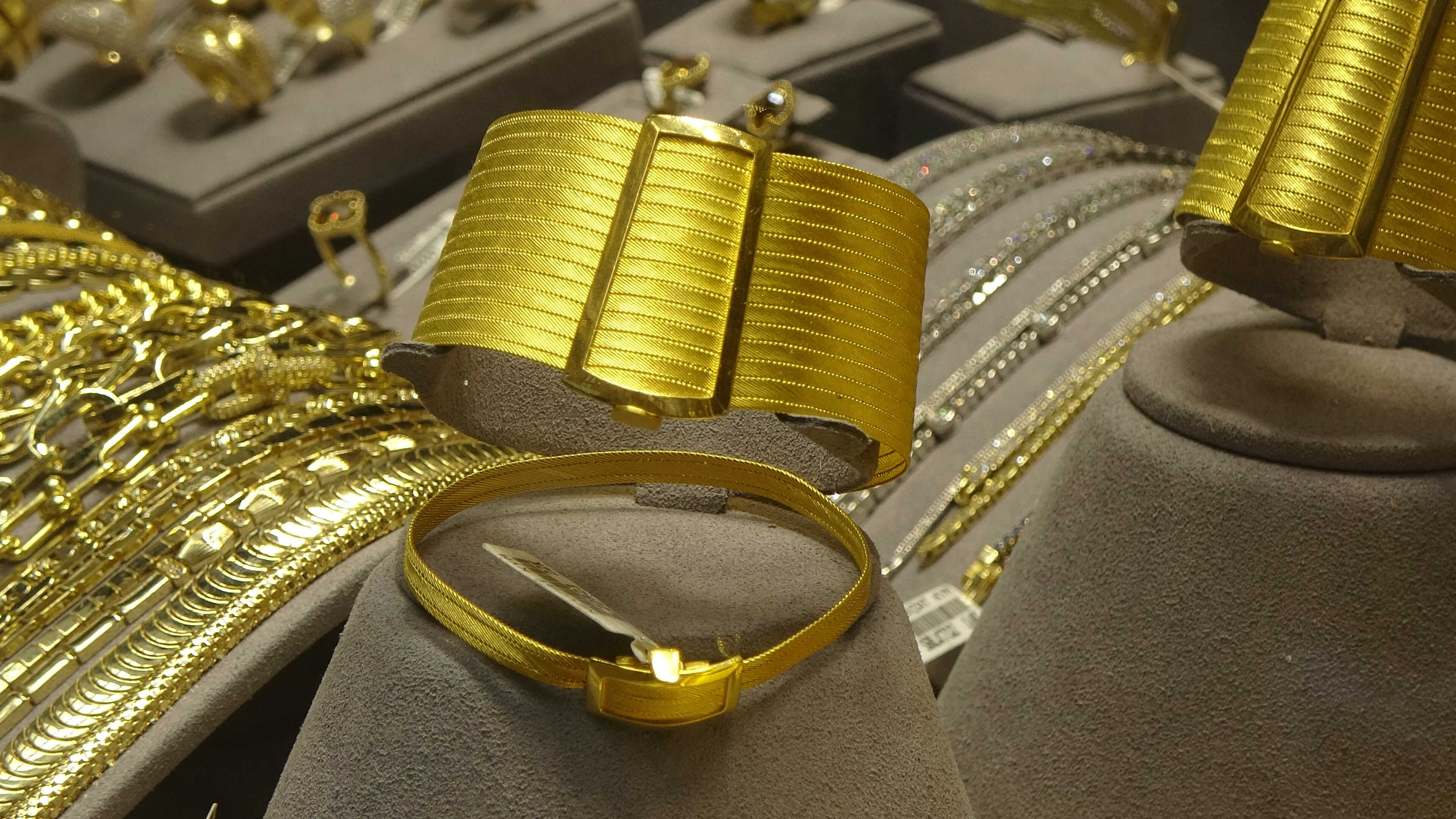 Gram altın coştukça coştu, kuyumcular az bilinen gerçeği açıkladı: Alan değil satan çok! - 2. Resim