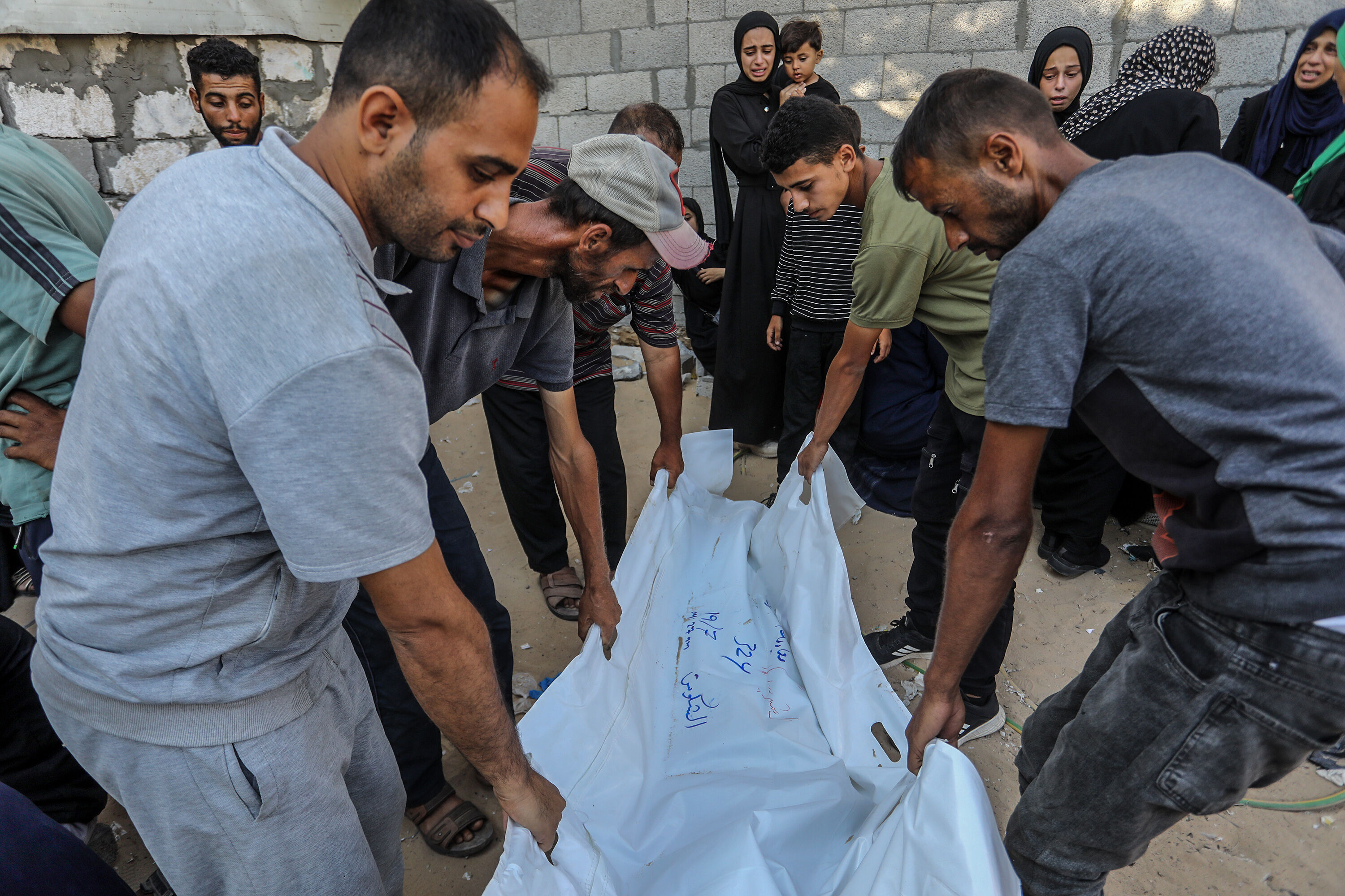 İsrail'den ölüm tuzağı! Yardım bekleyenlere bomba yağdı: 38 ölü - 1. Resim