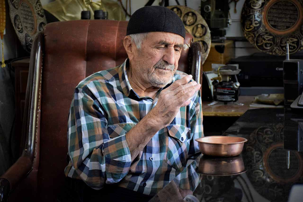 İstanbul antikacıları yolunu gözlüyordu! 85 yaşındaki 'Eskici Yaşar'ın hayatı tarihi türbede değişti - 1. Resim