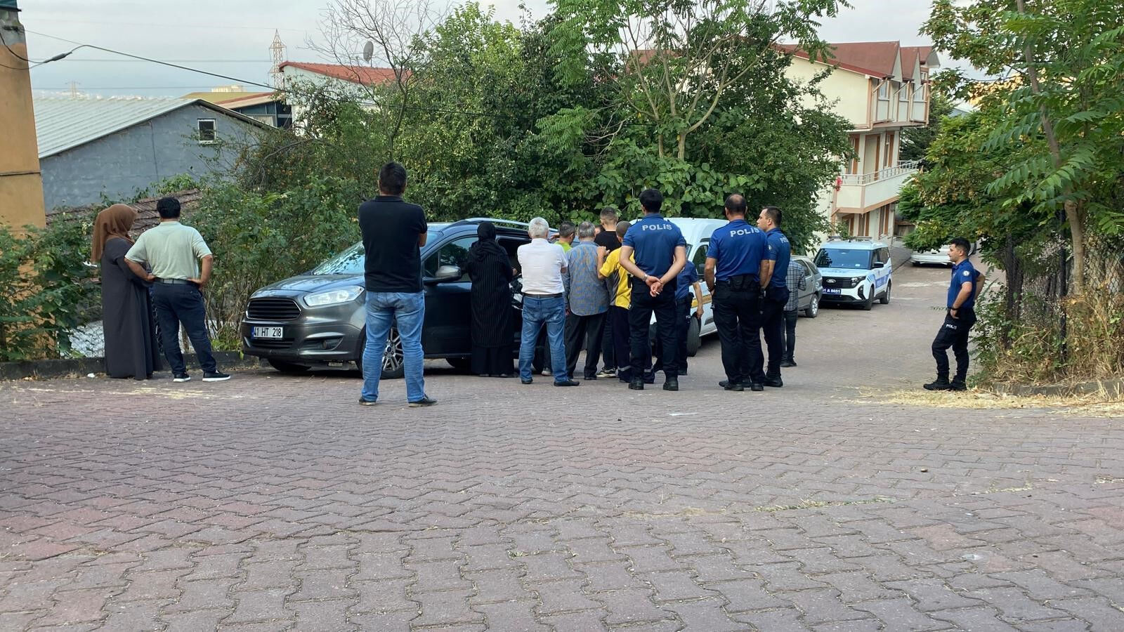 İzmit bu cinayeti konuşuyor... Kadın kocasını vurarak öldürdü: Çocuk detayı kahretti - 2. Resim