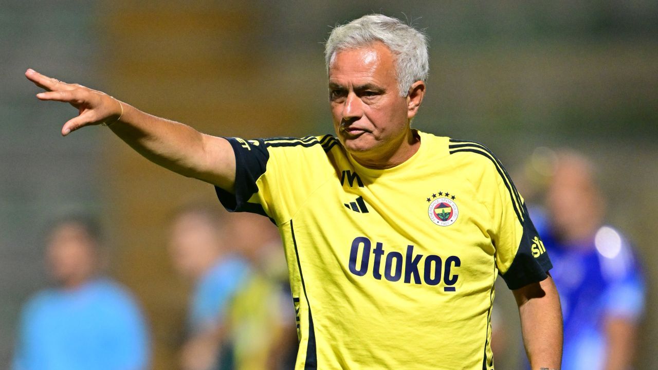Jose Mourinho dertli görünüyor! Seçim işi soru işareti...