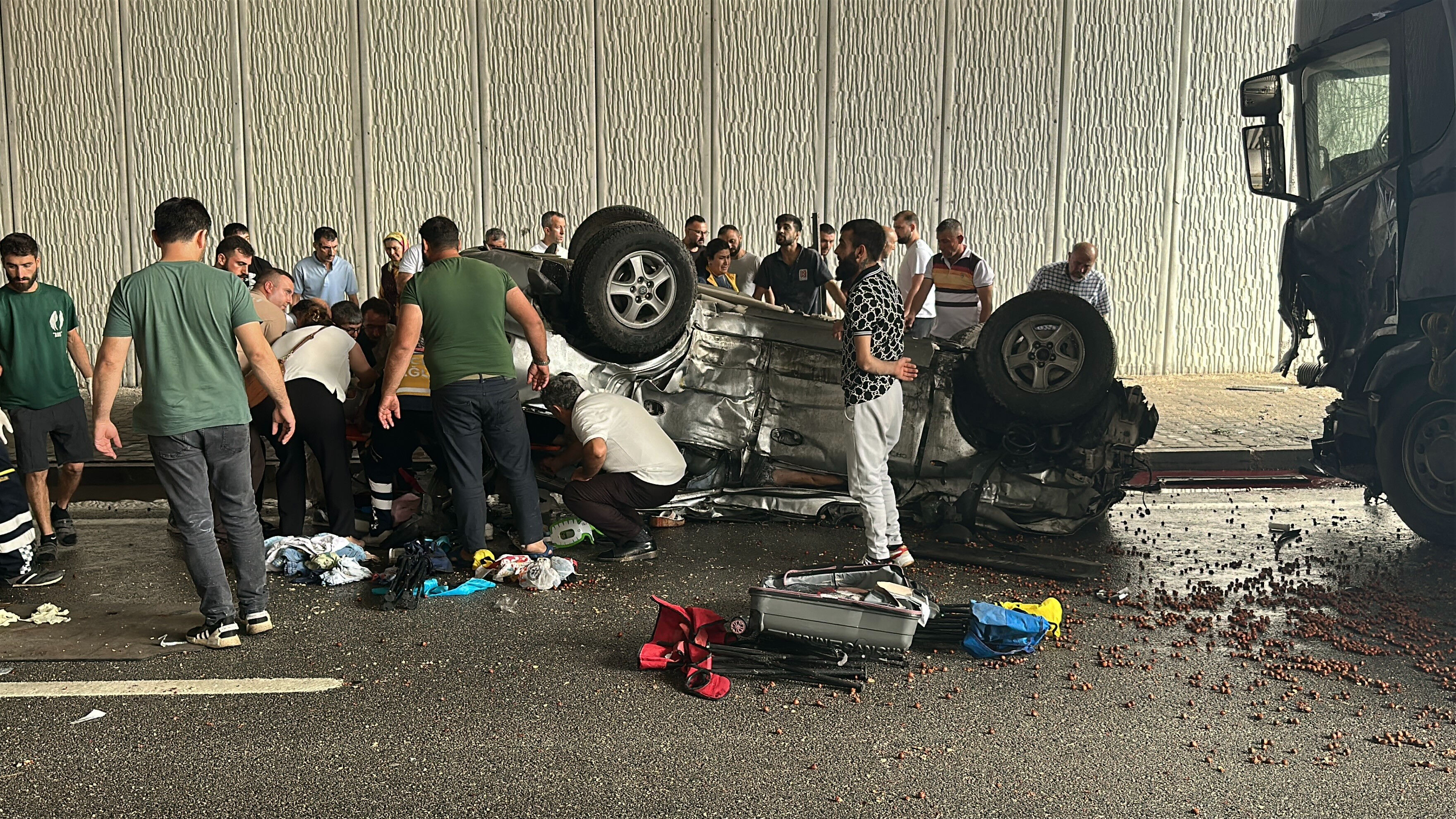 Katliam gibi kaza! Çok sayıda ölü ve yaralı var - 1. Resim